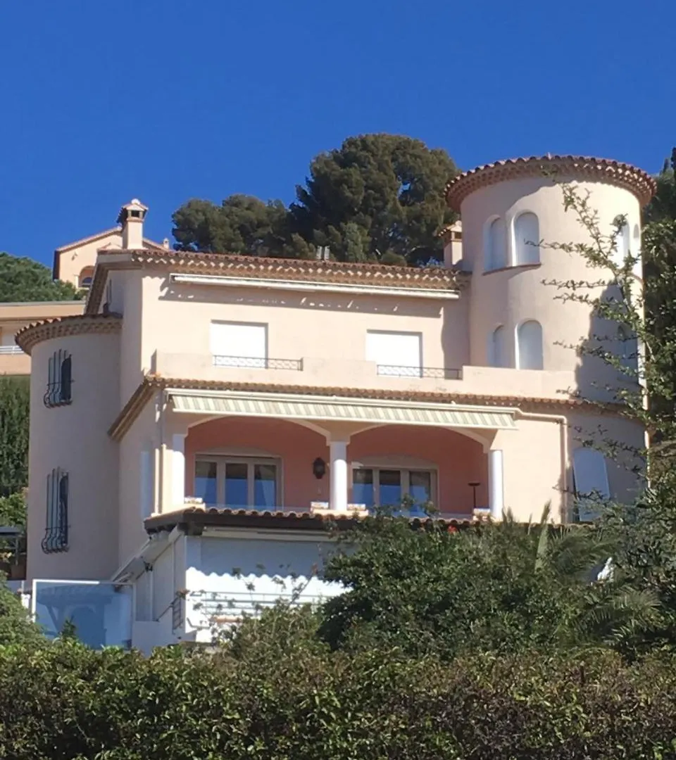 apt thalassa,vue mer, proche ville,au calme Le Lavandou
