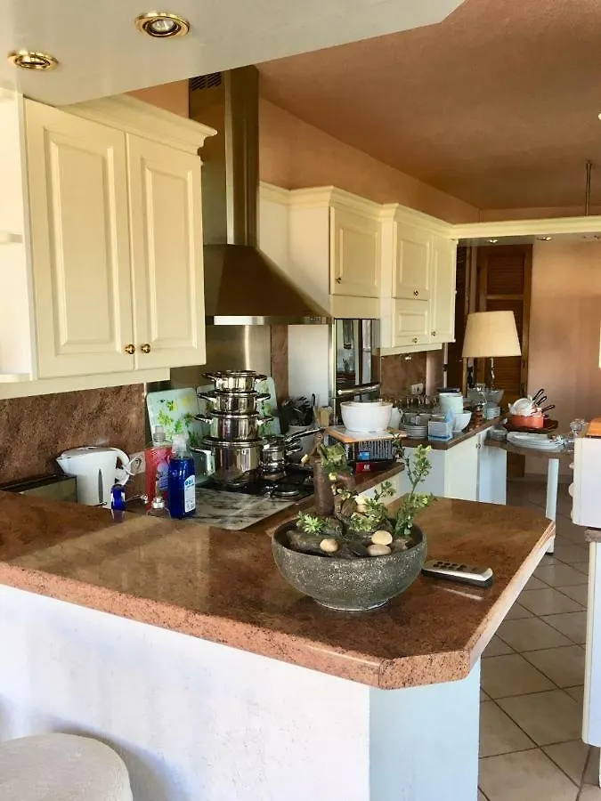 Appartement apt thalassa,vue mer, proche ville,au calme Le Lavandou