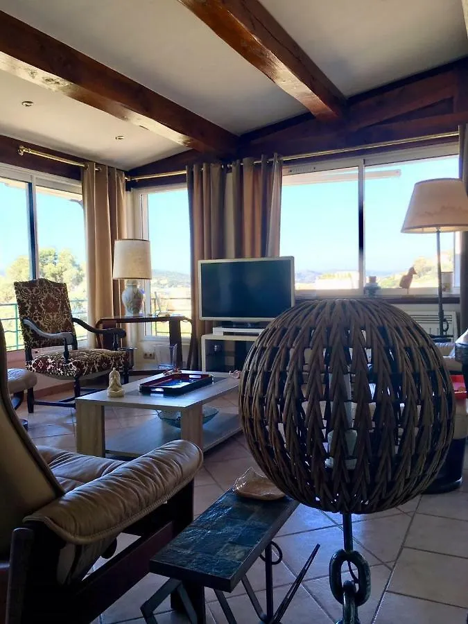 Appartement apt thalassa,vue mer, proche ville,au calme Le Lavandou