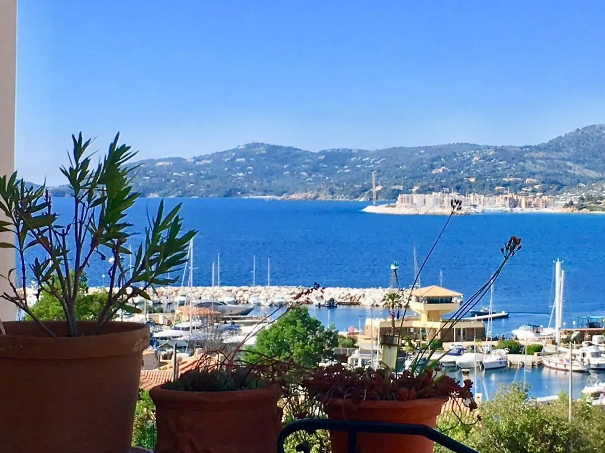 apt thalassa,vue mer, proche ville,au calme Le Lavandou